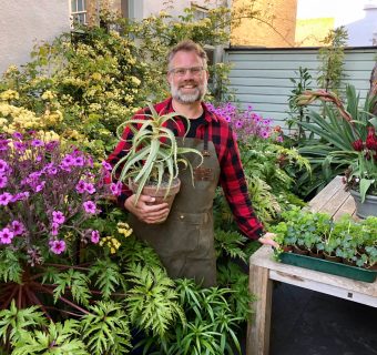 Pink Lady competition® winner visits The Frustrated Gardener